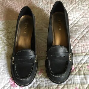 Unisa Navy Blue “penny loafer style” heels size 8